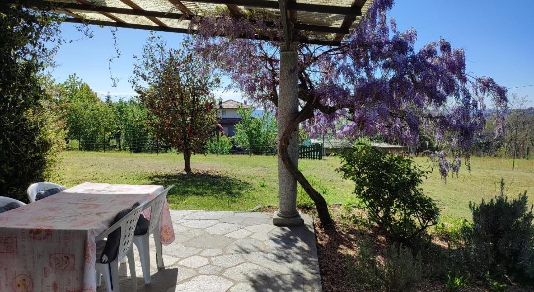 Вілла Casale Cadeloro Nebbiuno Номер фото